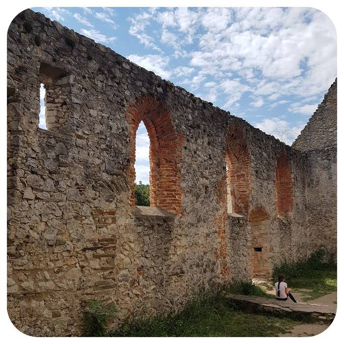 mury_kostolu