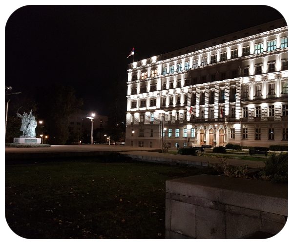 osvetlena_budova