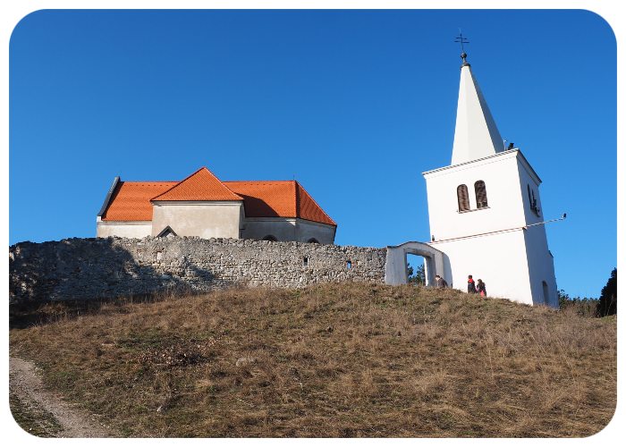 mur_kostol